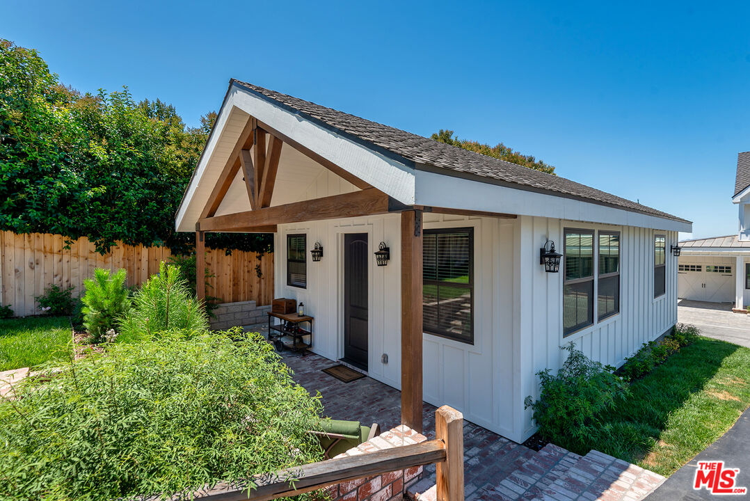 1649 Hauser Cir