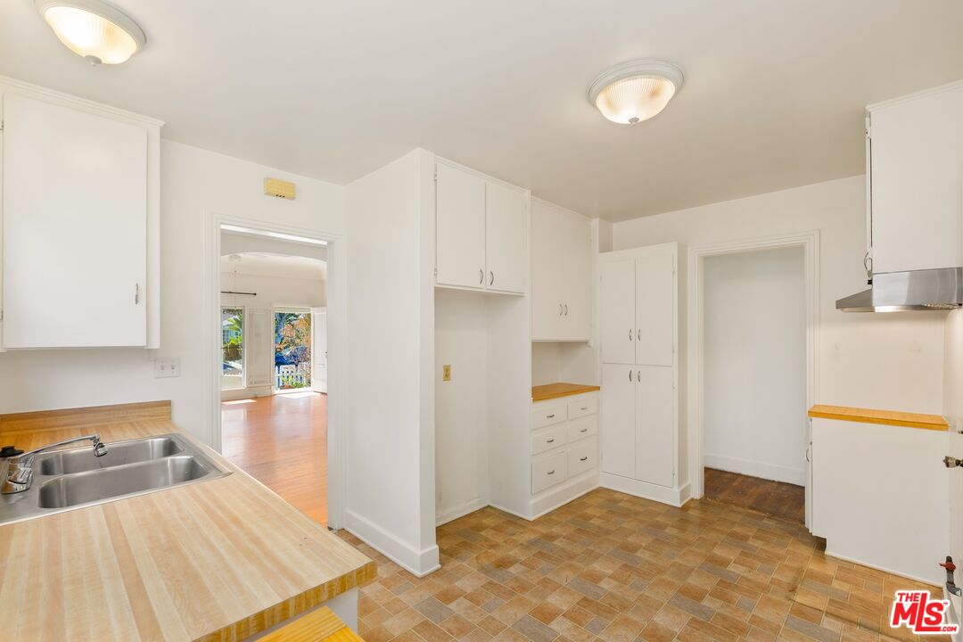 4016 Lyceum Ave