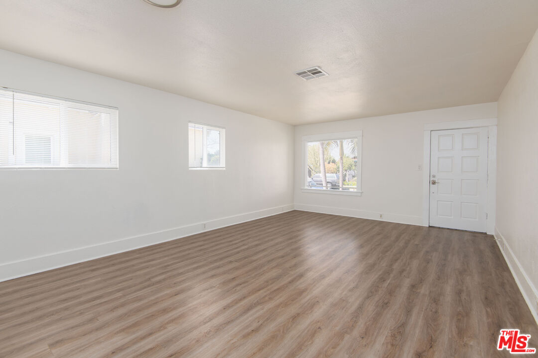 2132 S Cloverdale Ave