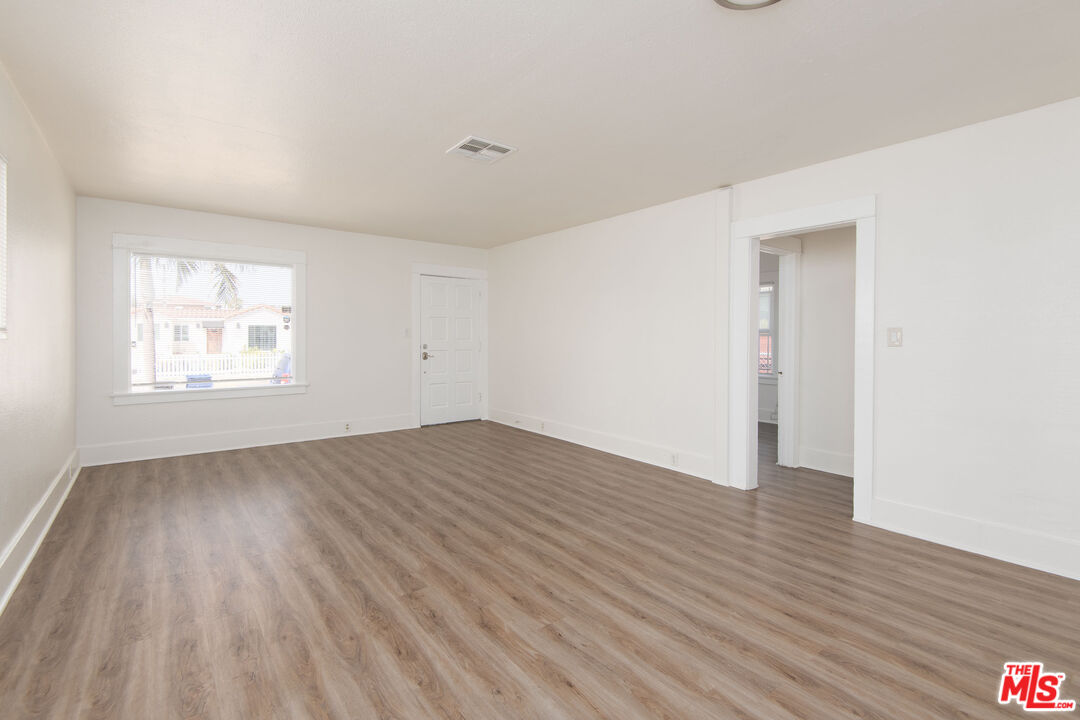 2132 S Cloverdale Ave