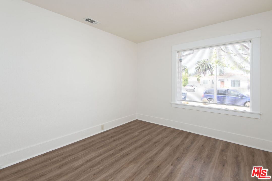 2132 S Cloverdale Ave