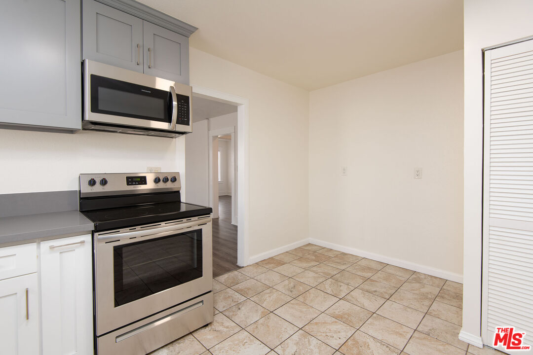 2132 S Cloverdale Ave