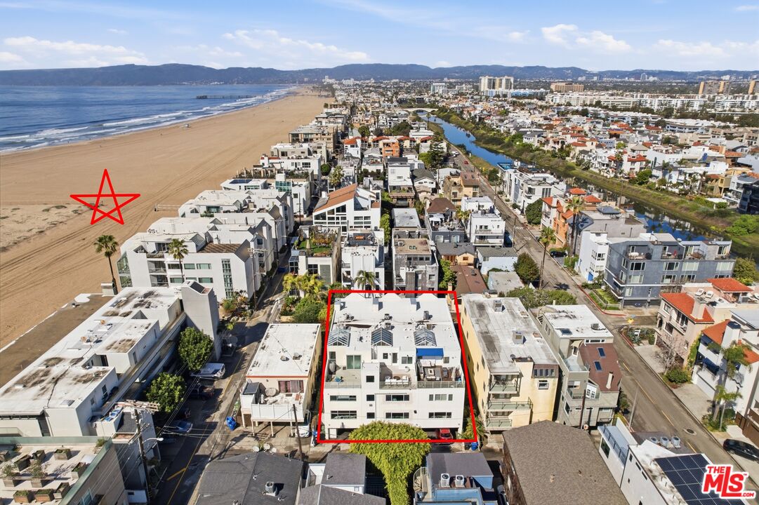 18 Voyage St