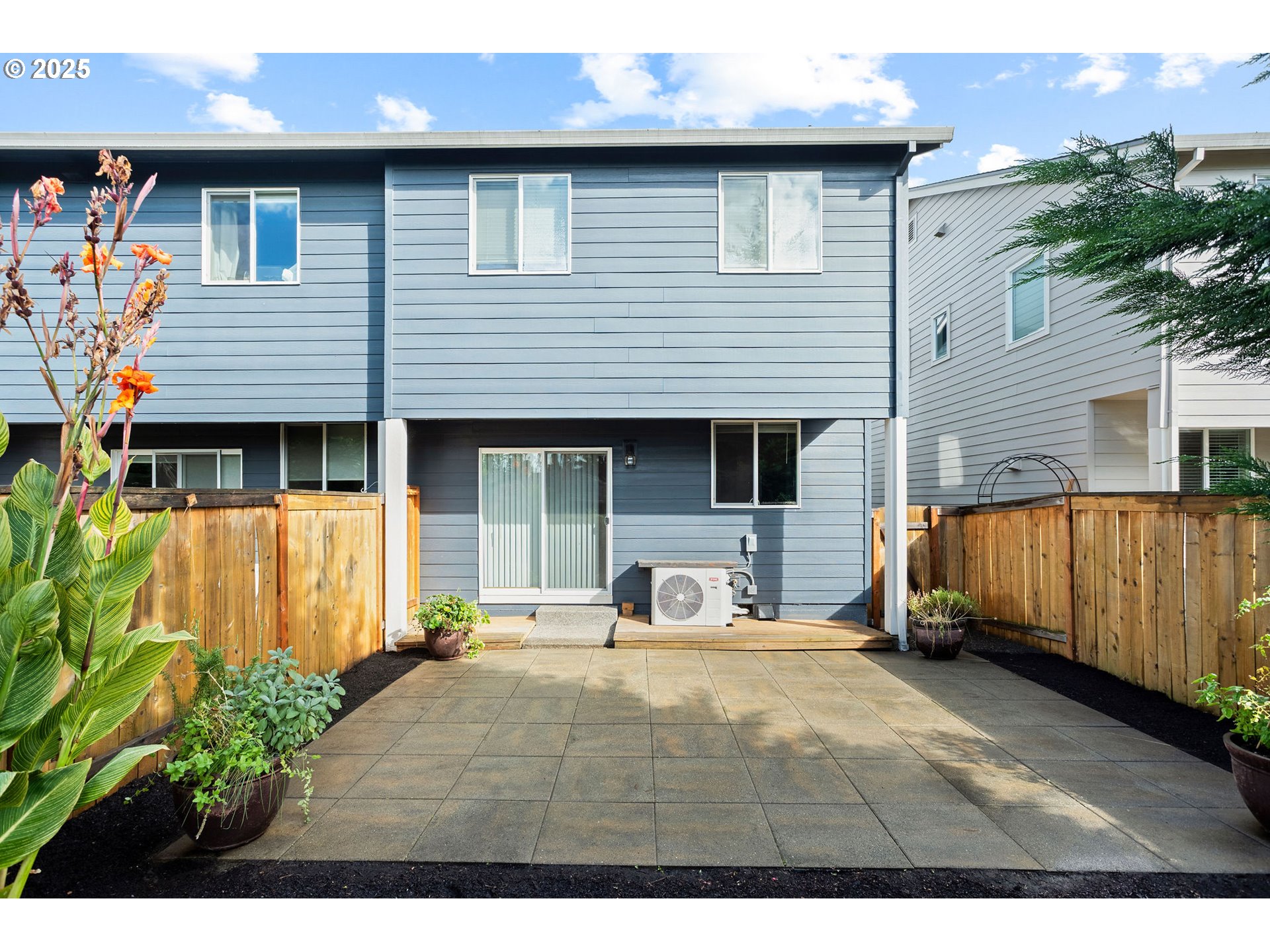2218 NE 115TH CT