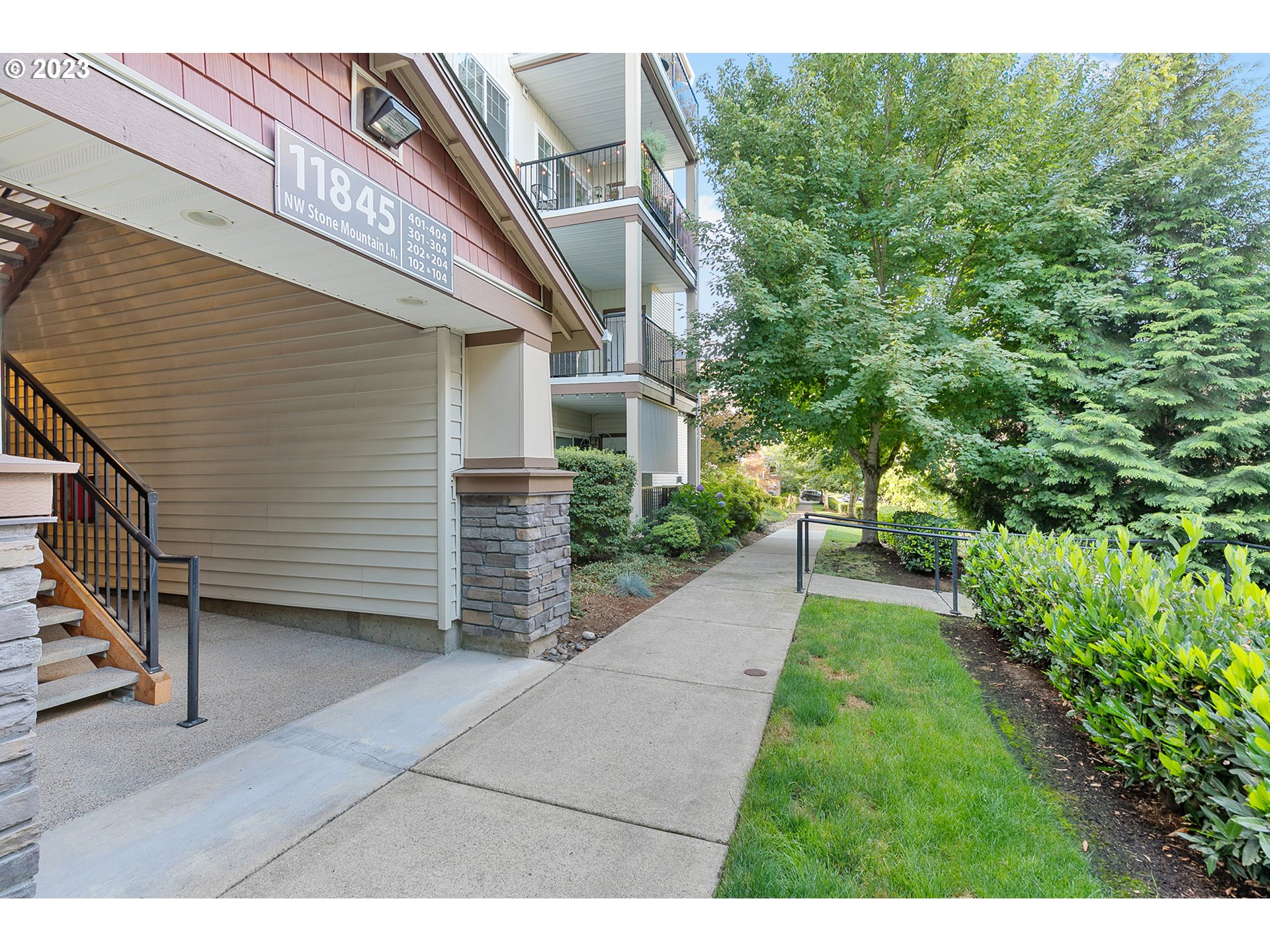 11845 NW STONE MOUNTAIN LN Unit: 202