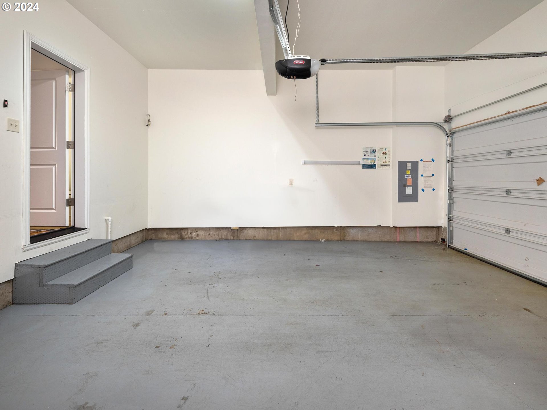 305 NE 52ND ST