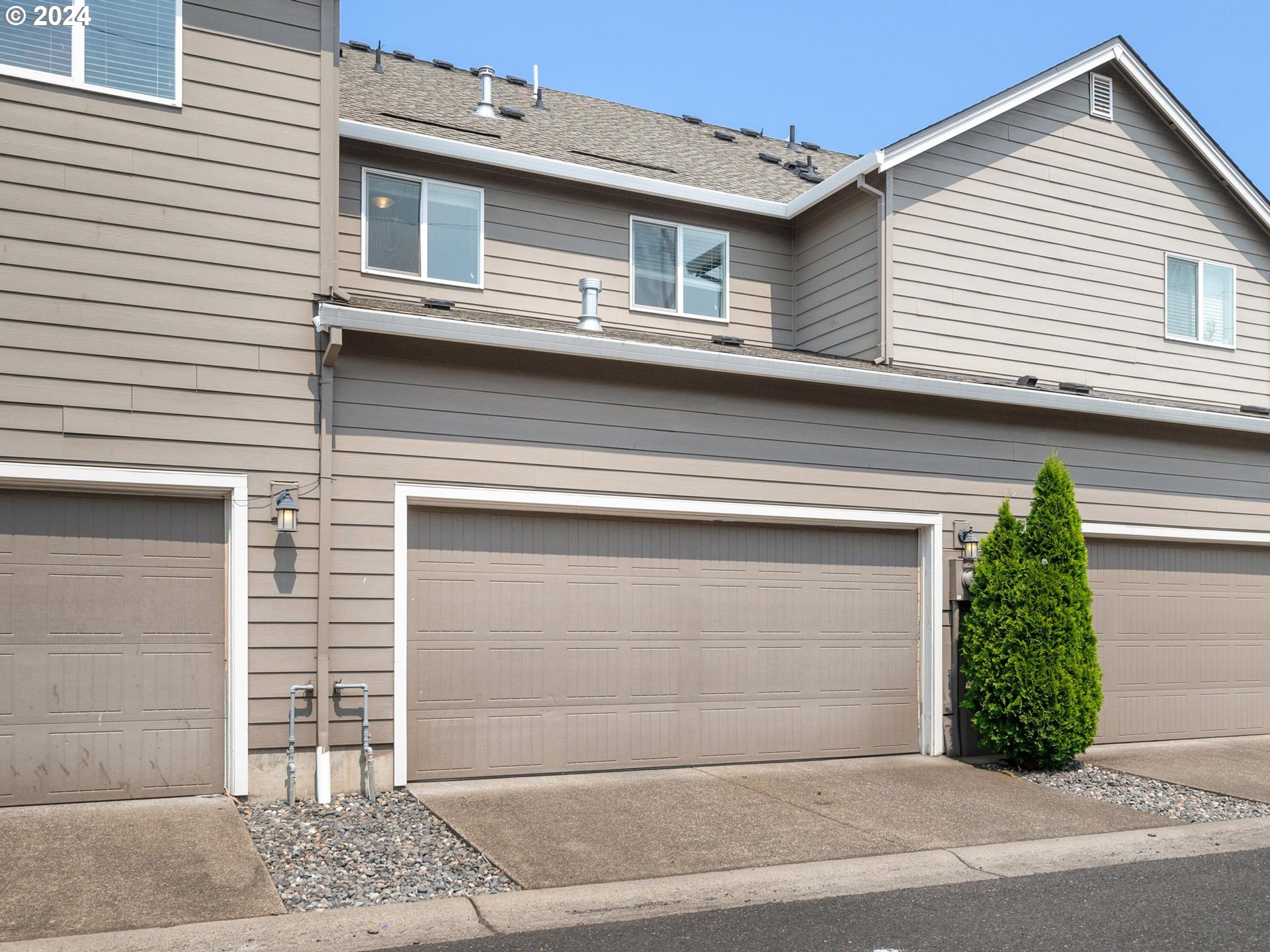 305 NE 52ND ST