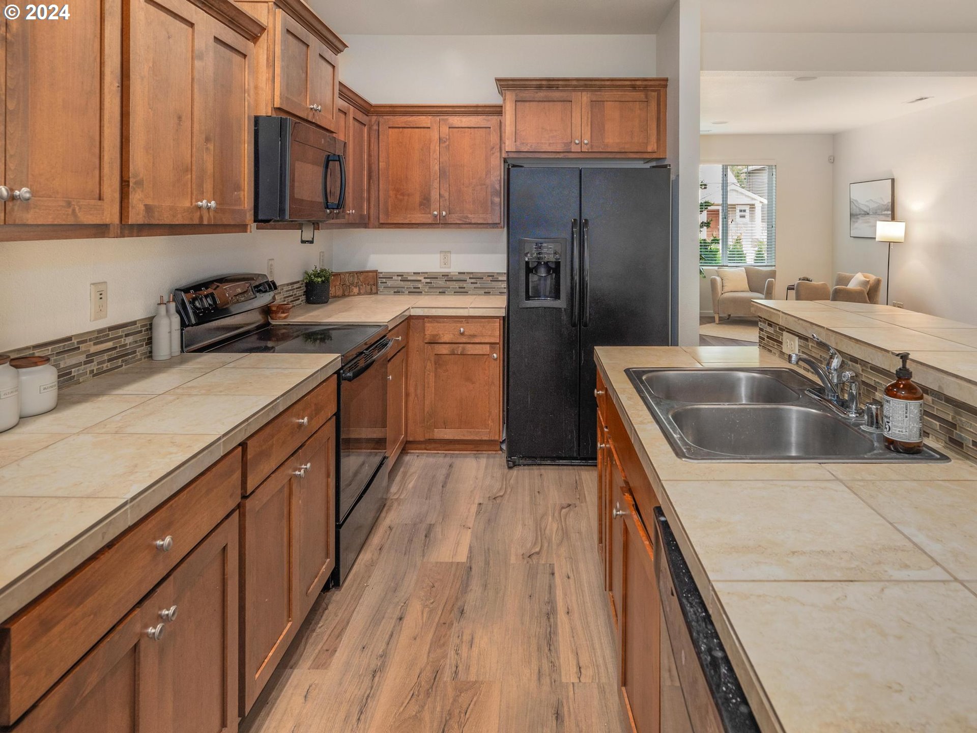 305 NE 52ND ST