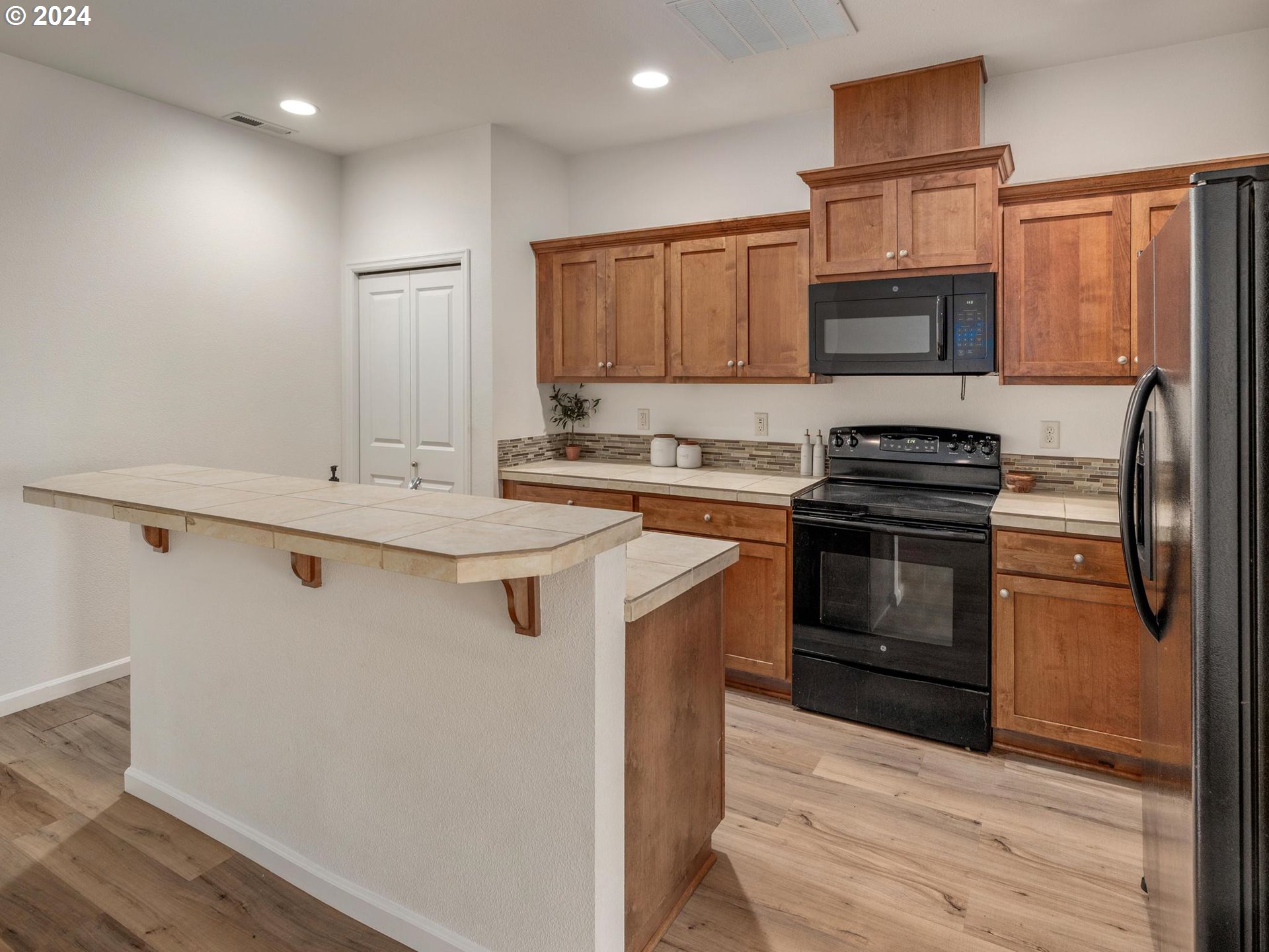 305 NE 52ND ST