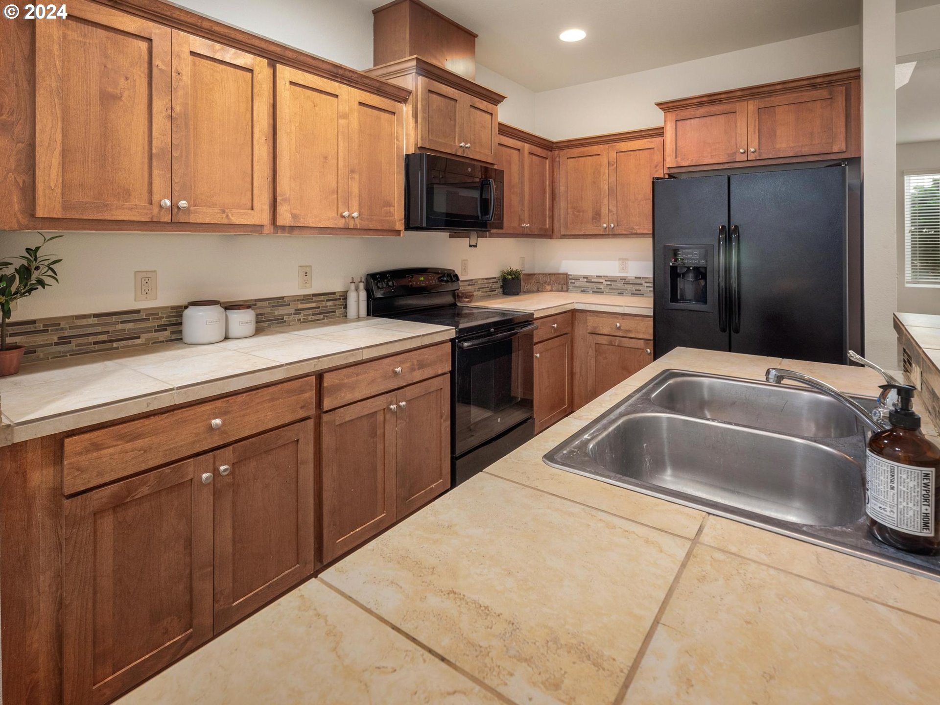 305 NE 52ND ST