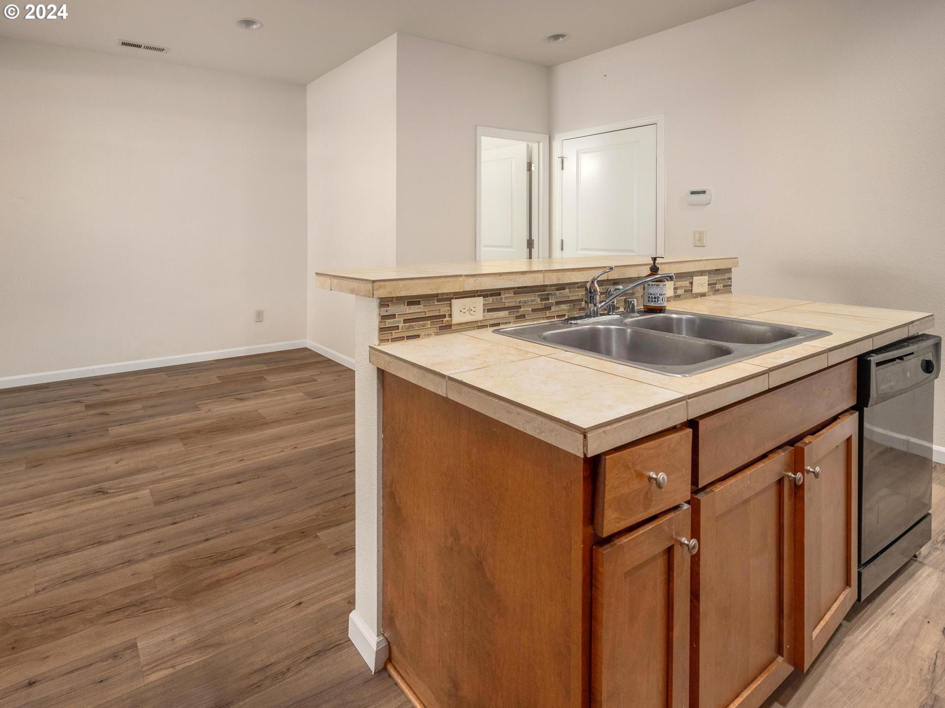 305 NE 52ND ST