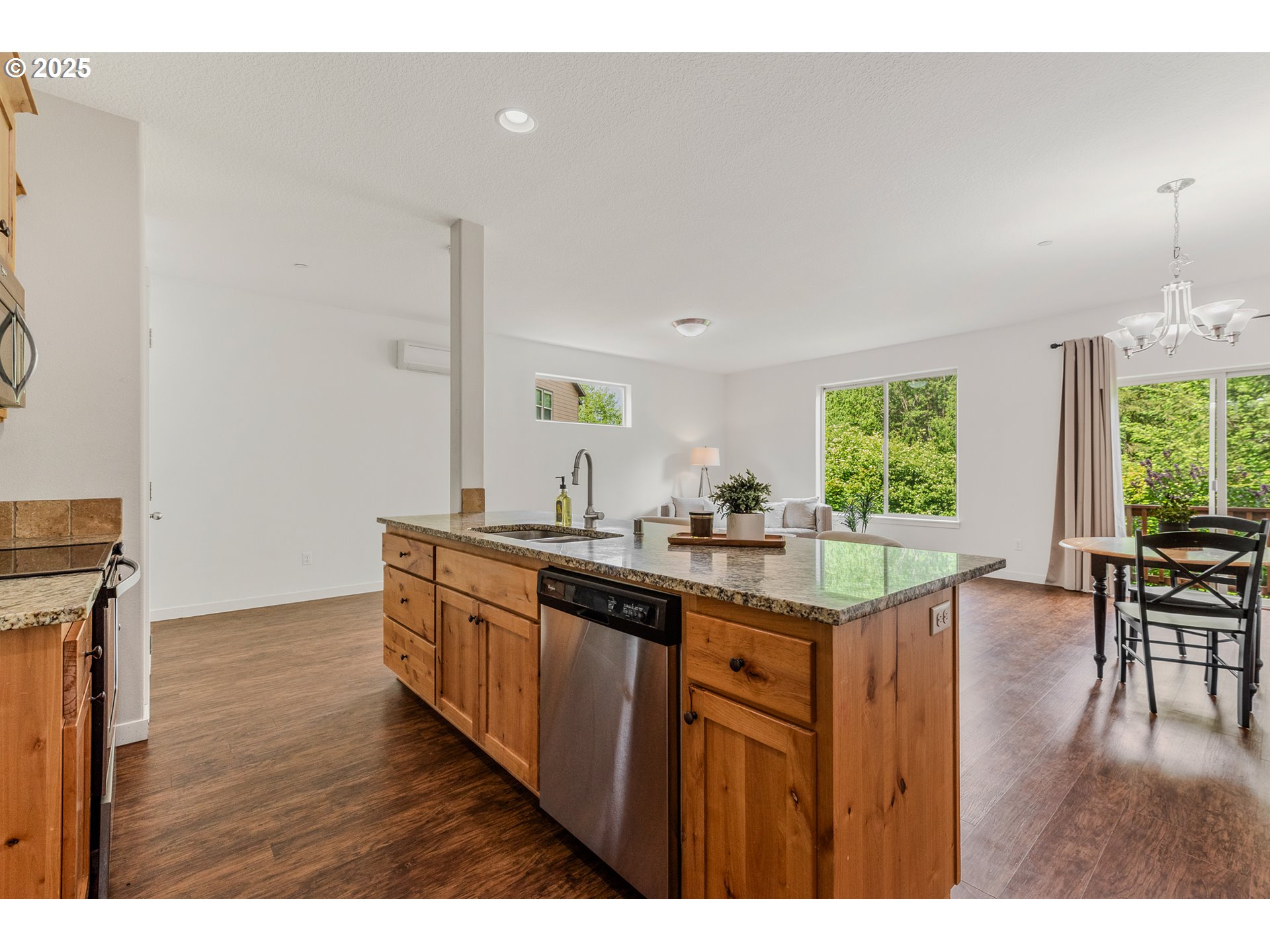 132 N 41ST PL