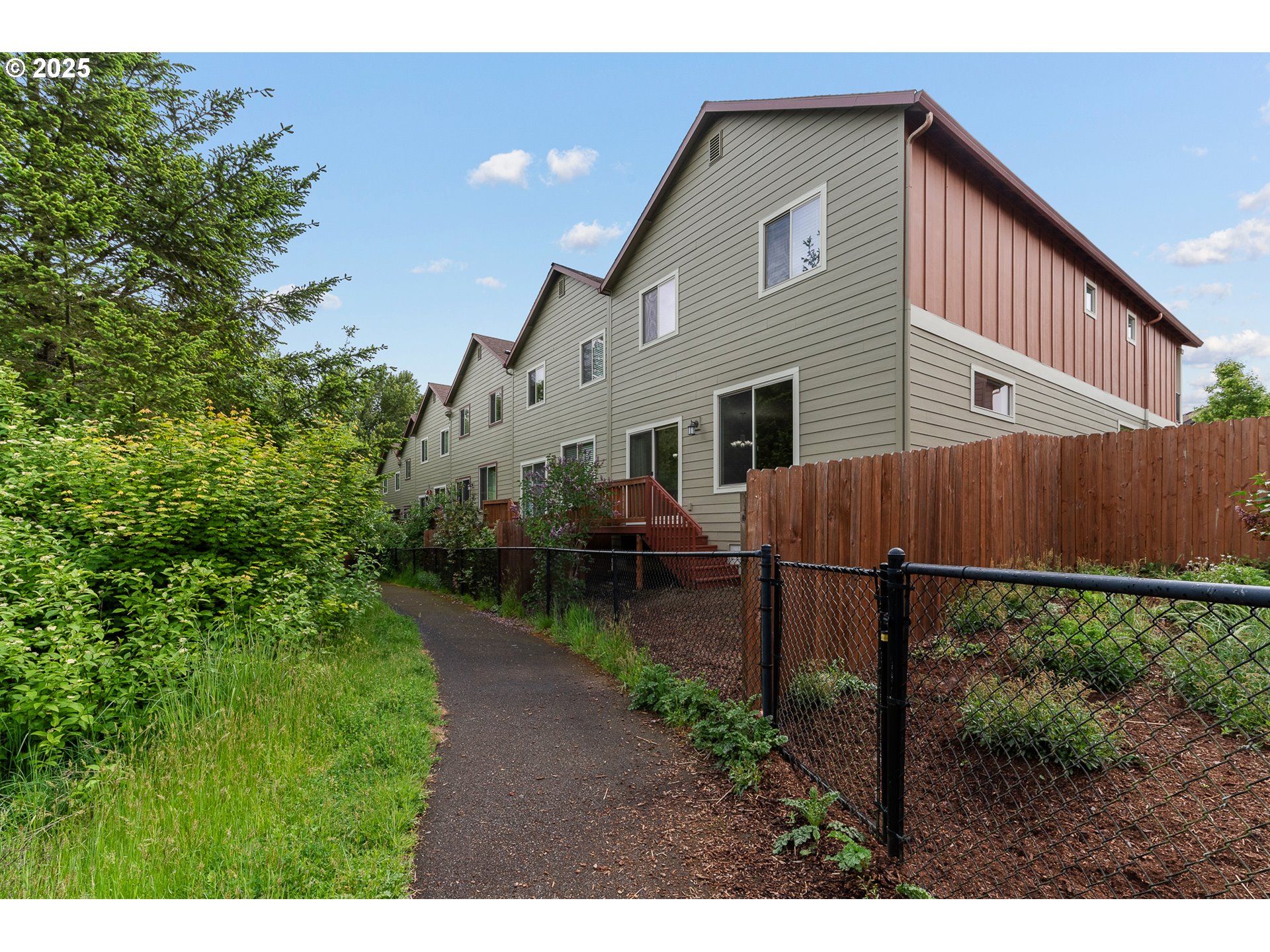 132 N 41ST PL
