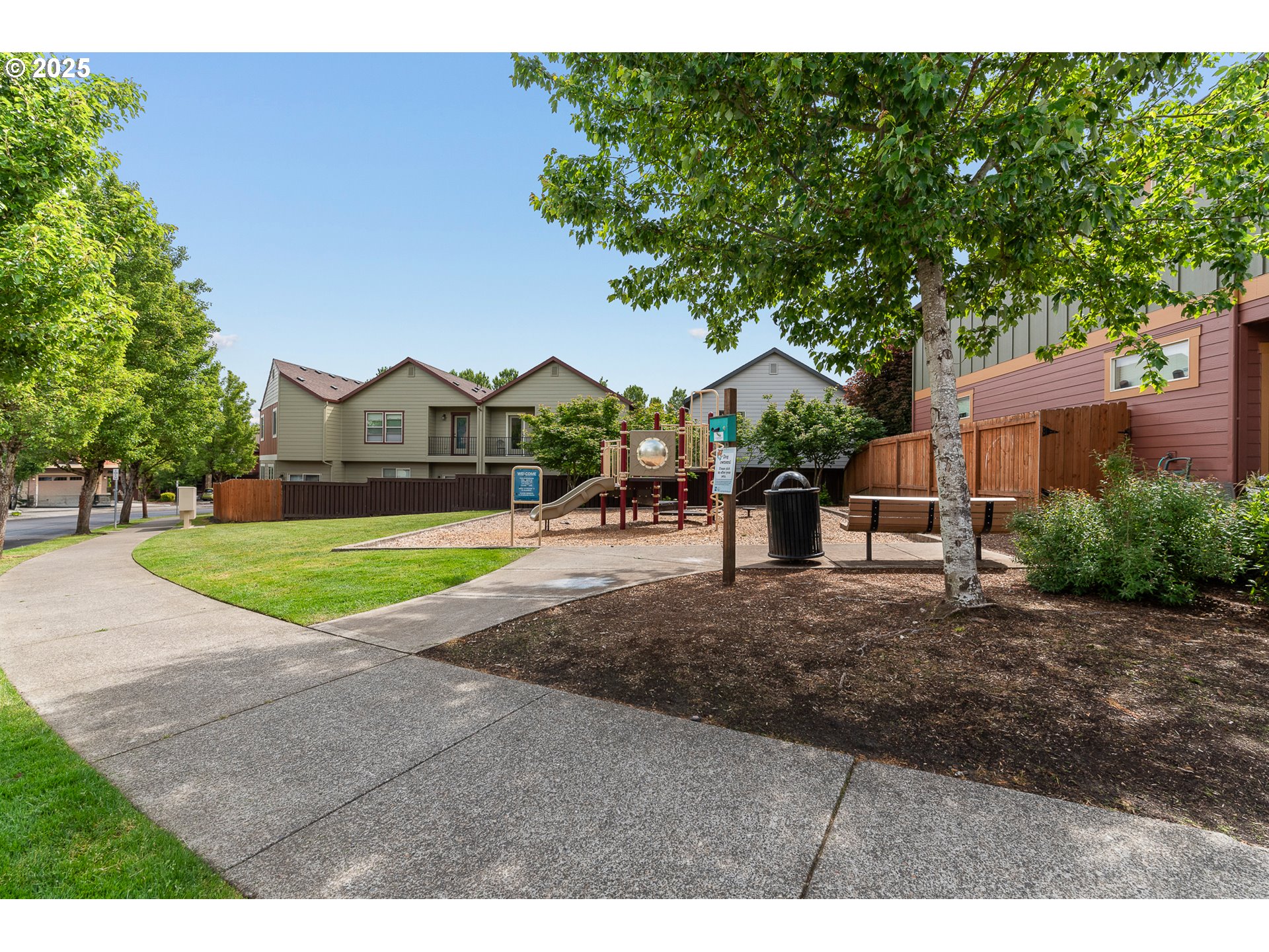 132 N 41ST PL