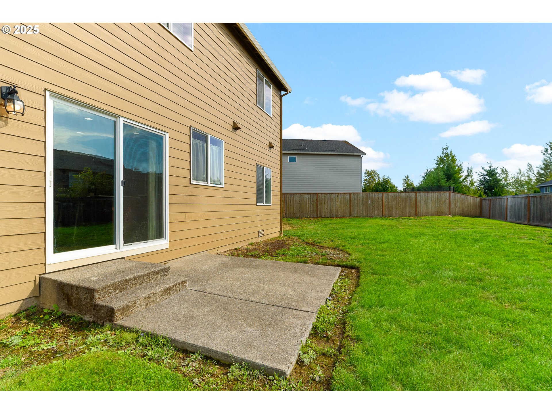 873 N GIBERT CT