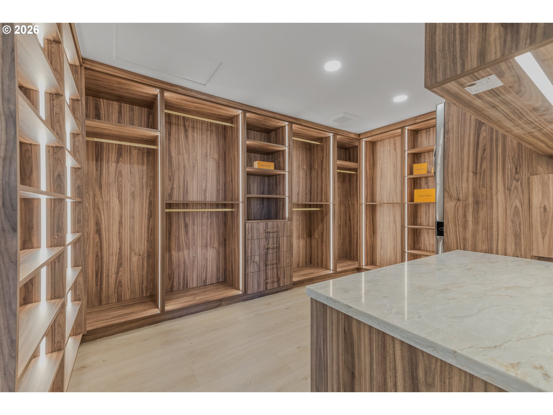 2222 NW Iris CT