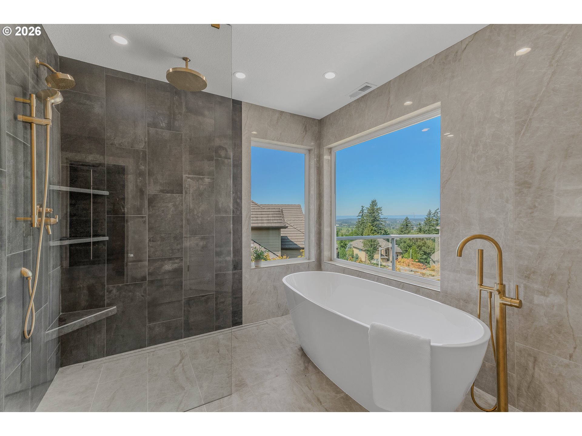2222 NW Iris CT