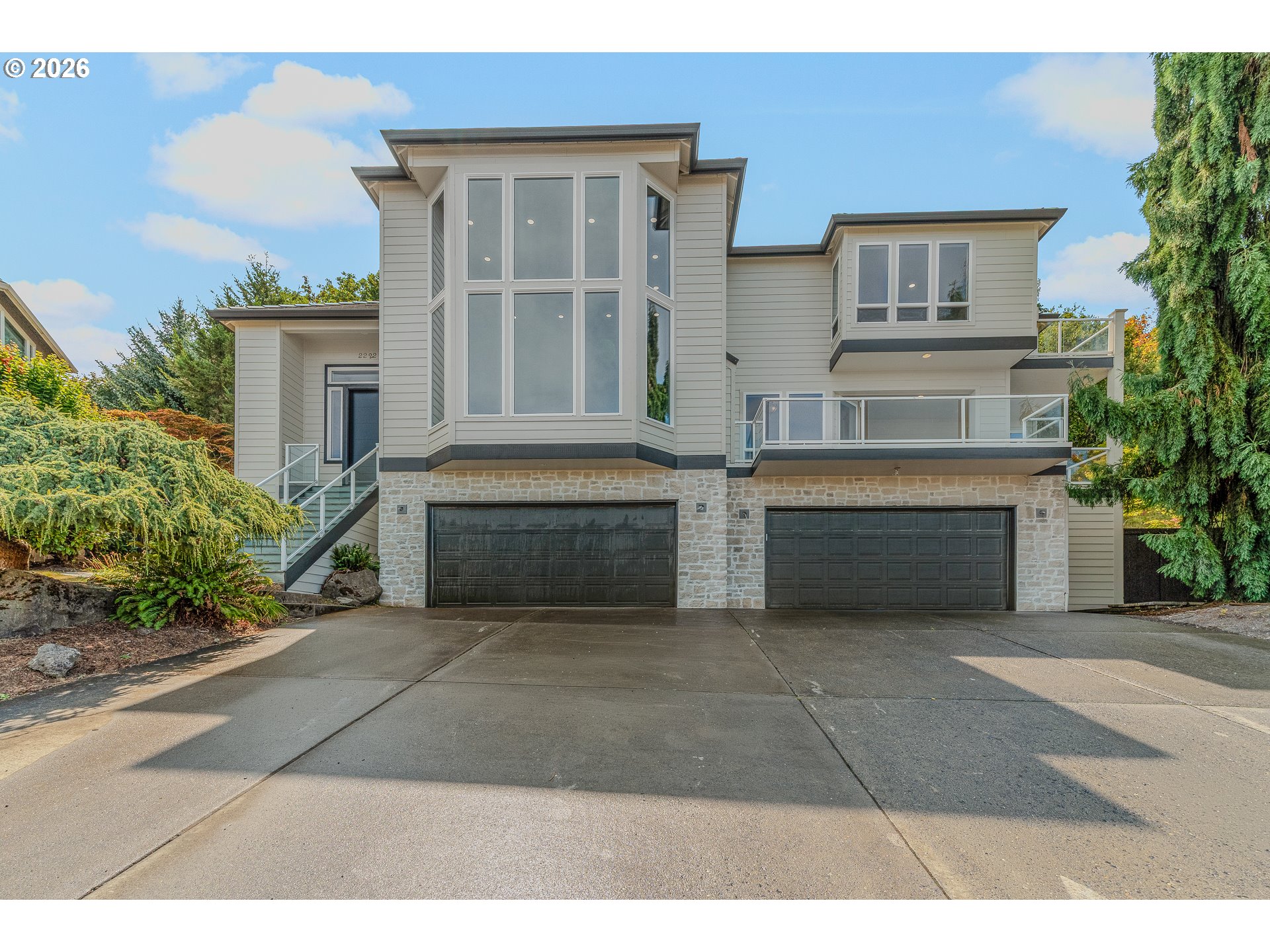 2222 NW Iris CT