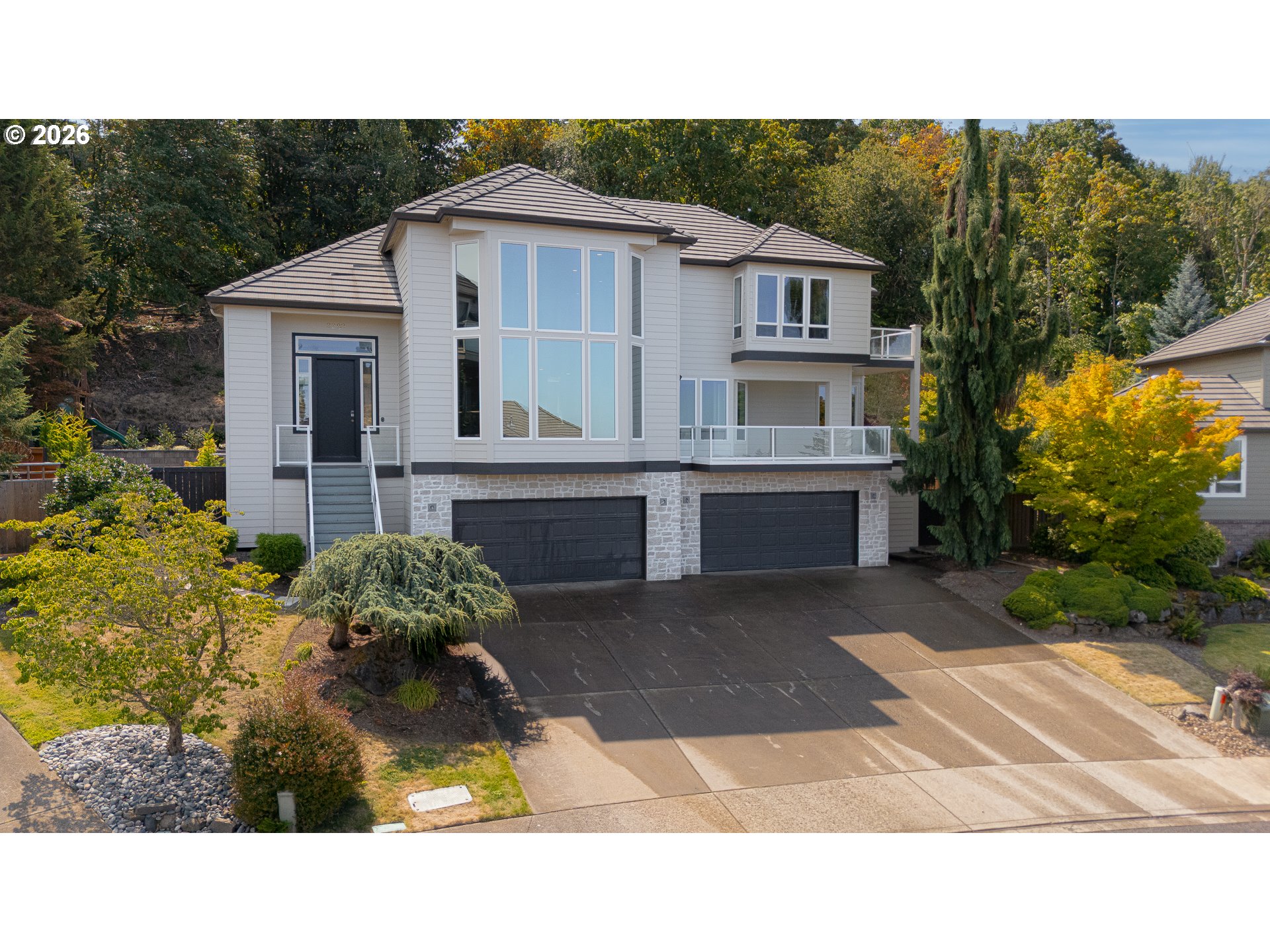 2222 NW Iris CT