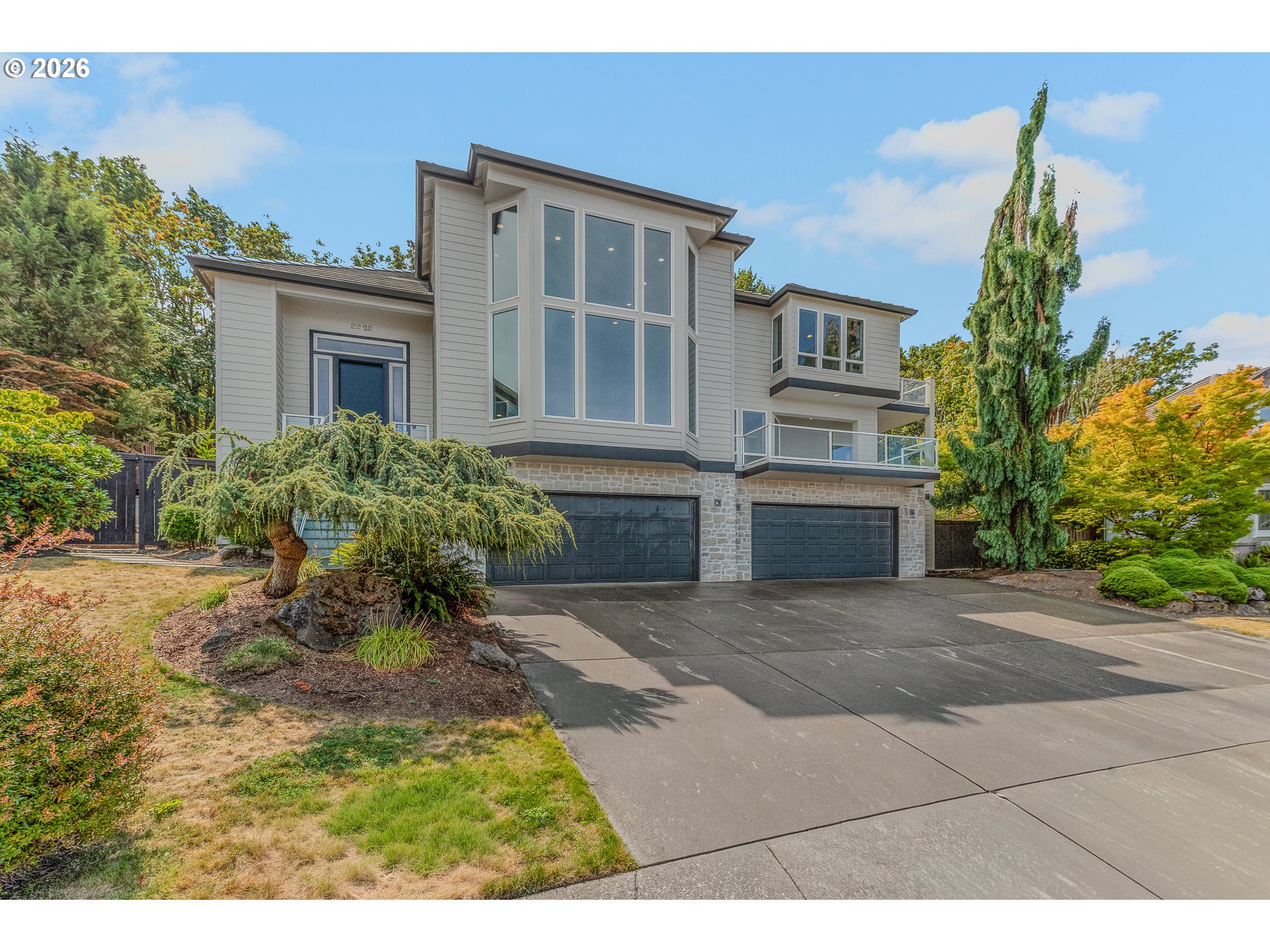 2222 NW Iris CT