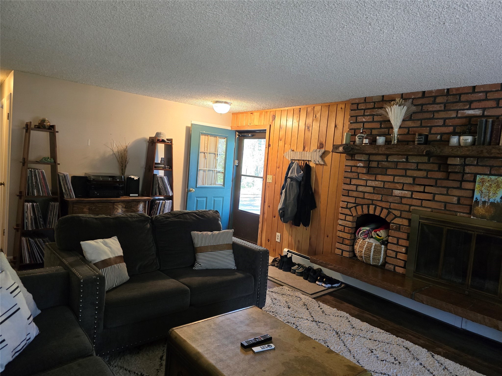 1709 Tamarack Lane