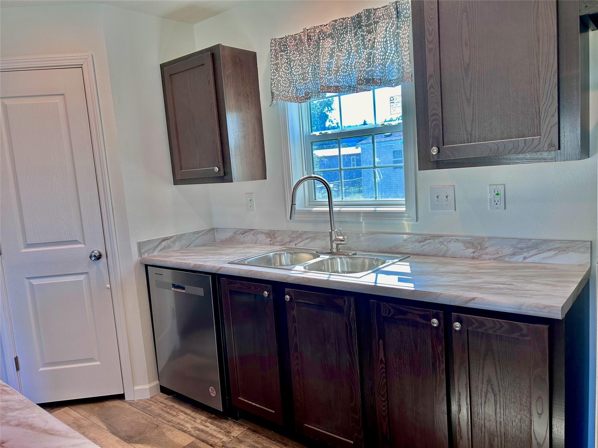 50 Twin Acres Drive 4