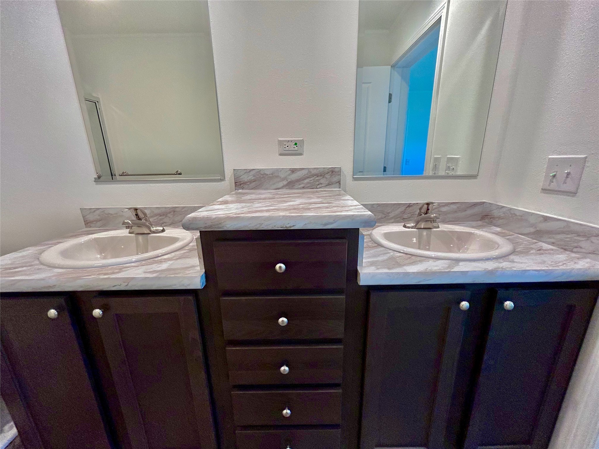 50 Twin Acres Drive 4