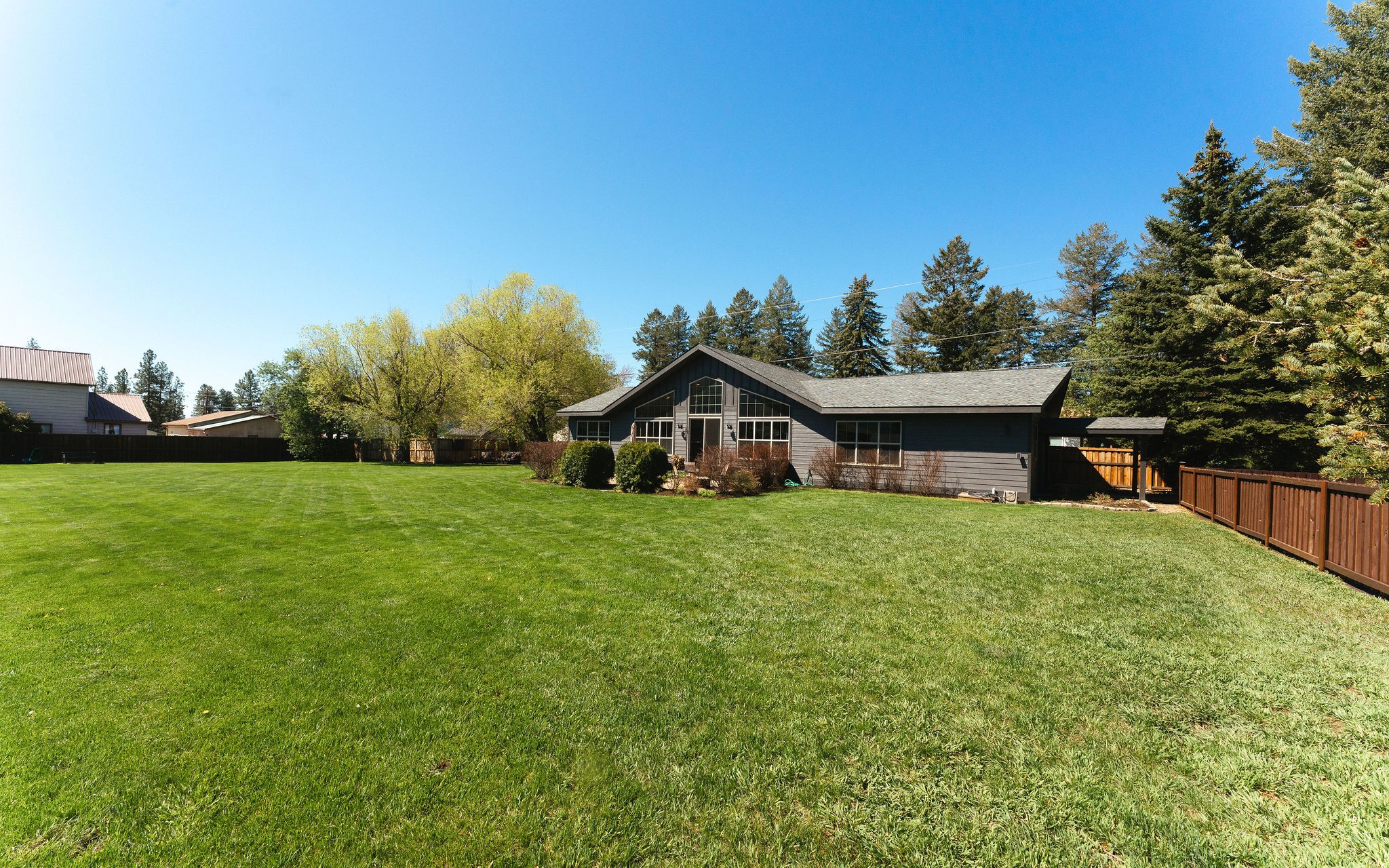 218 7th Street W Lots 6-7