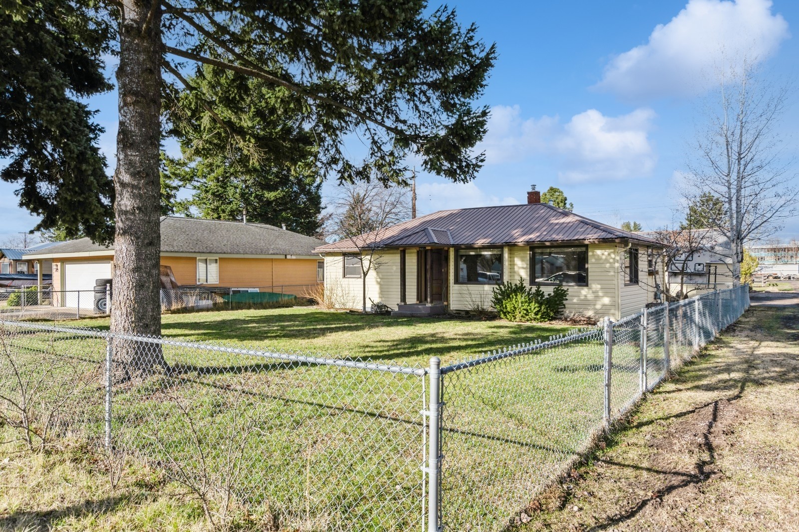 1406 4th Avenue W