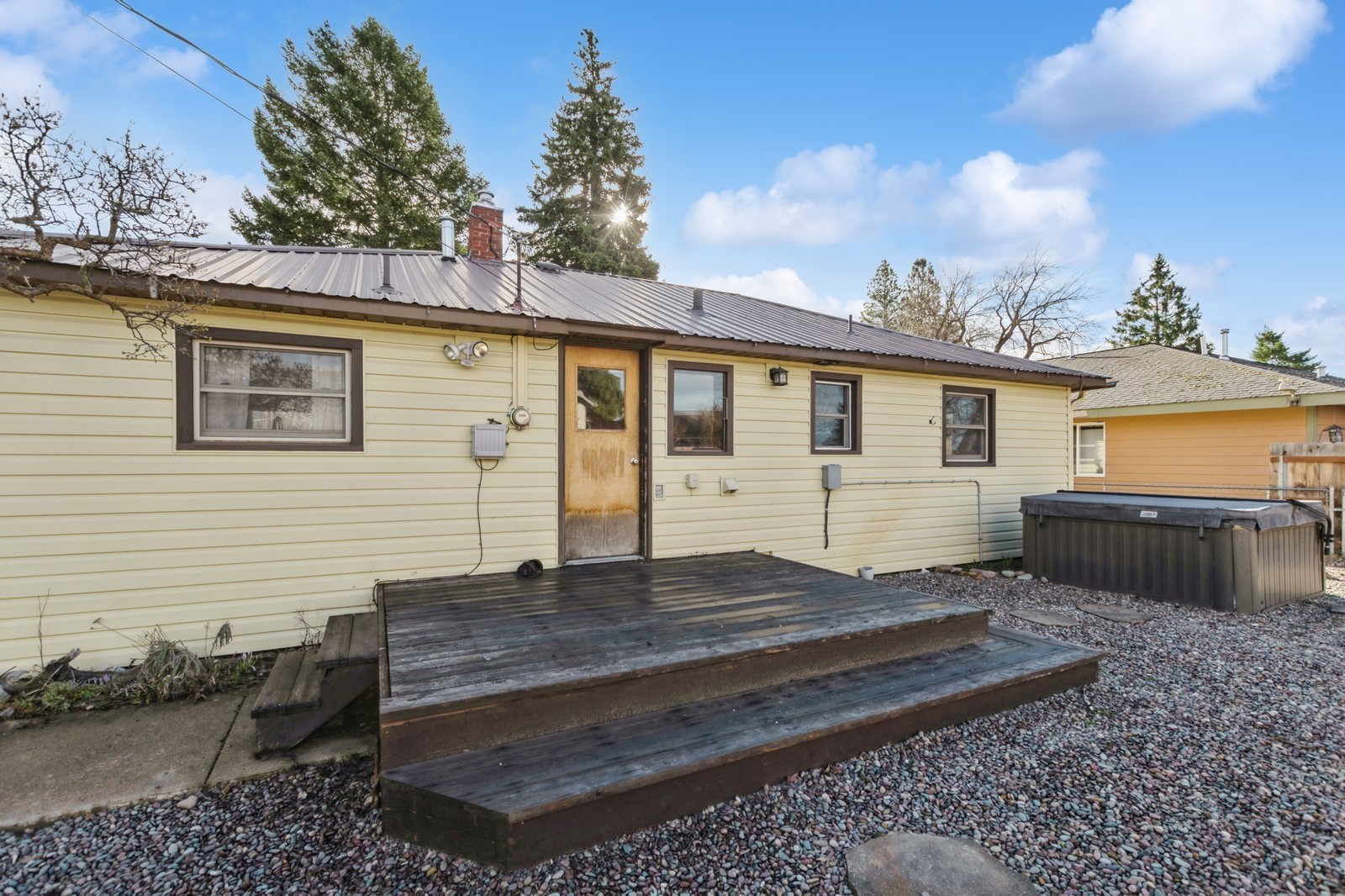 1406 4th Avenue W