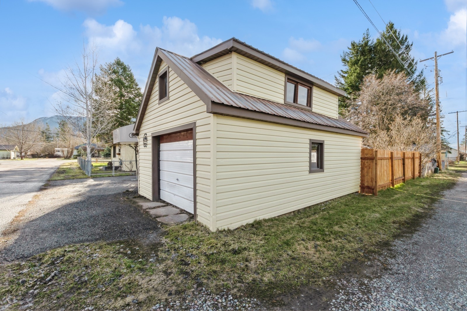 1406 4th Avenue W