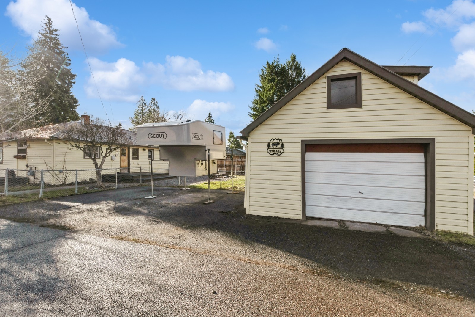 1406 4th Avenue W