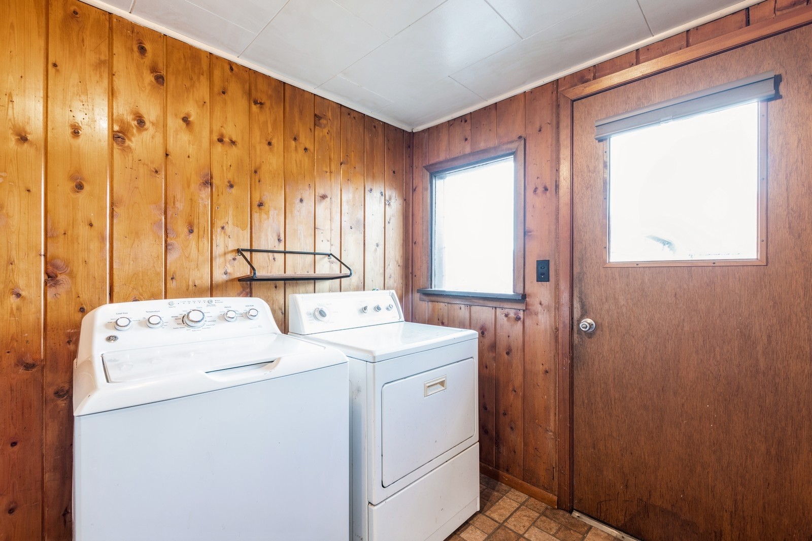 1406 4th Avenue W