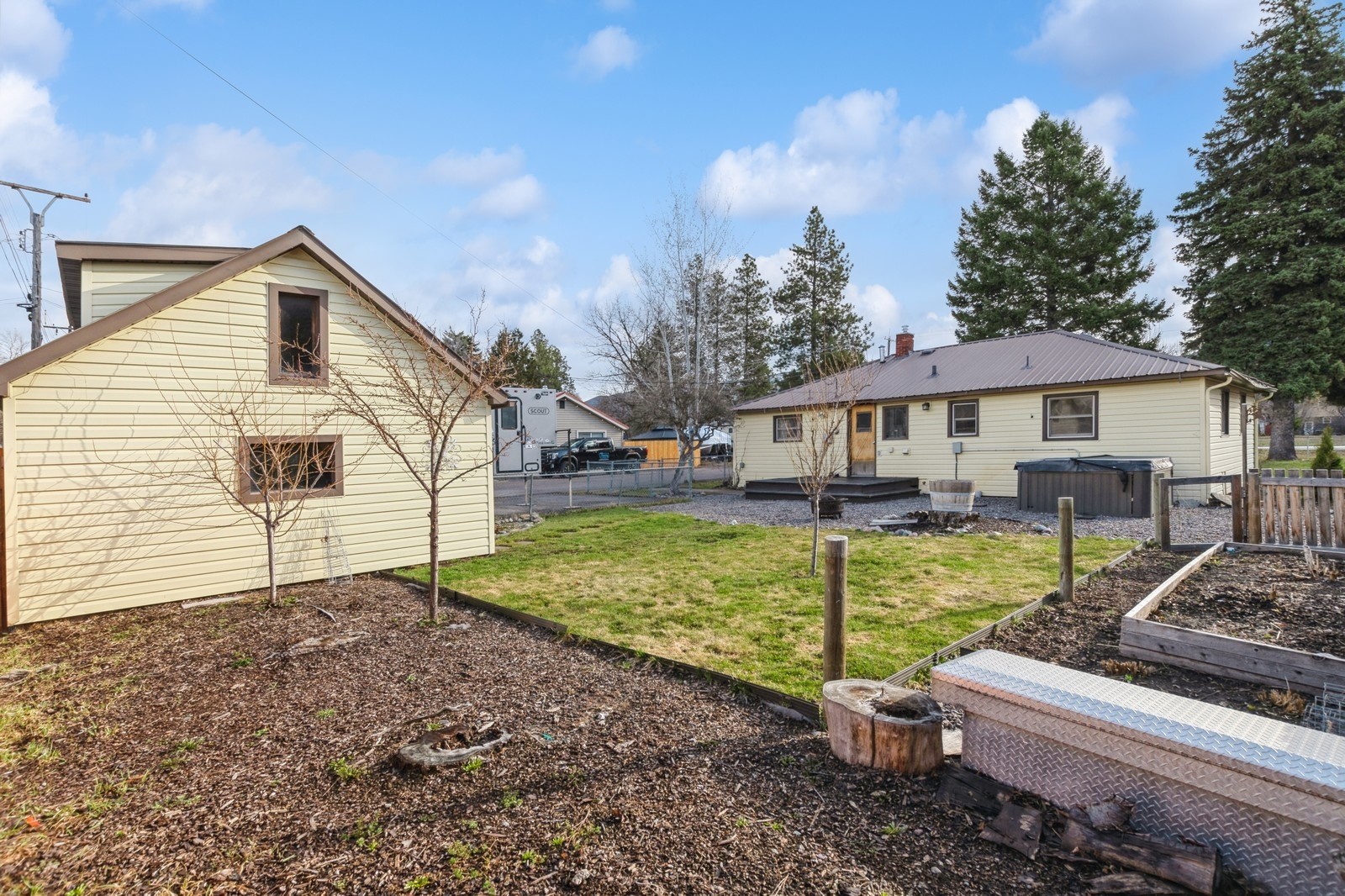 1406 4th Avenue W