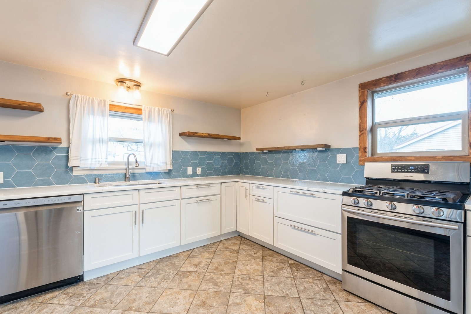 1406 4th Avenue W
