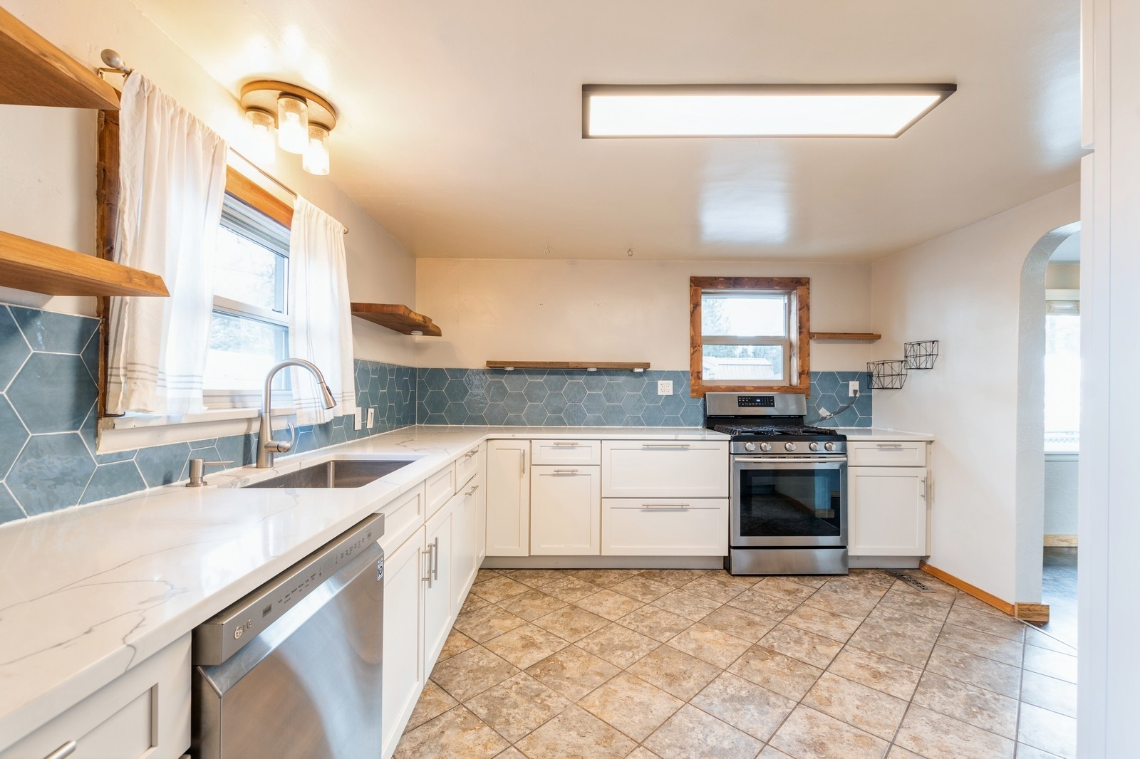 1406 4th Avenue W
