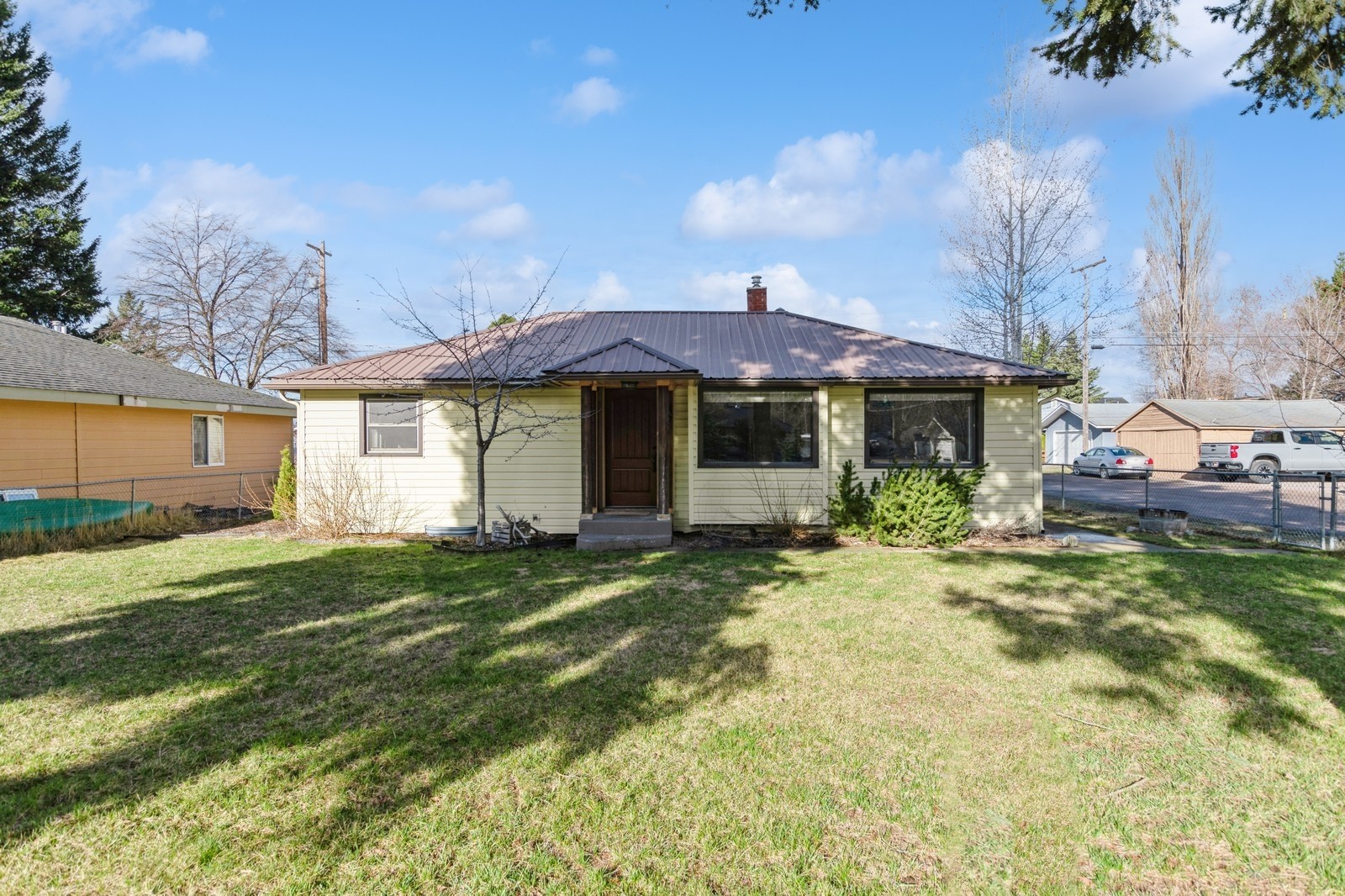 1406 4th Avenue W