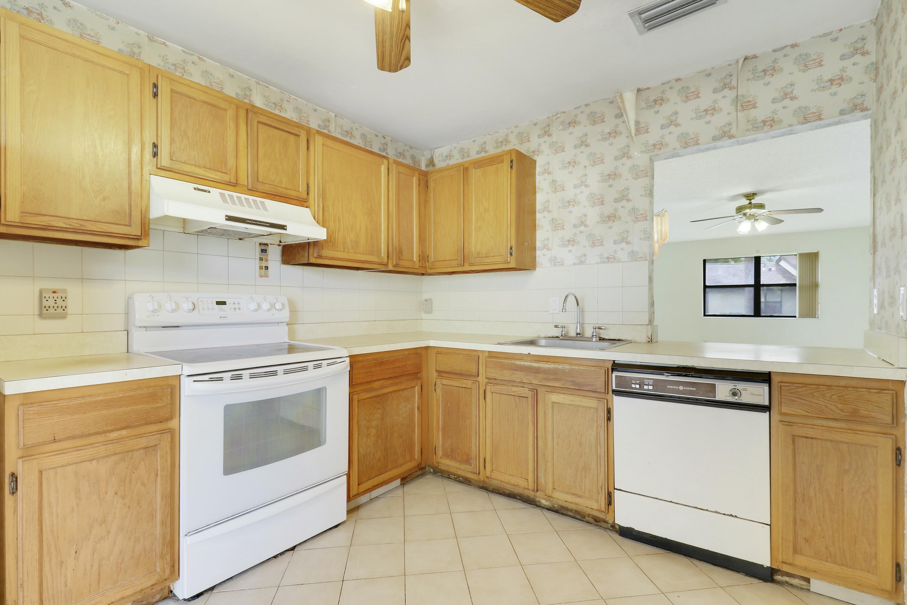 235 Manchineel Court