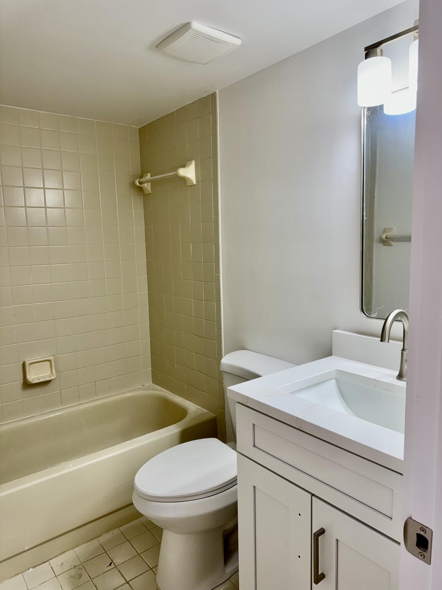 6962 Briarlake Circle 203