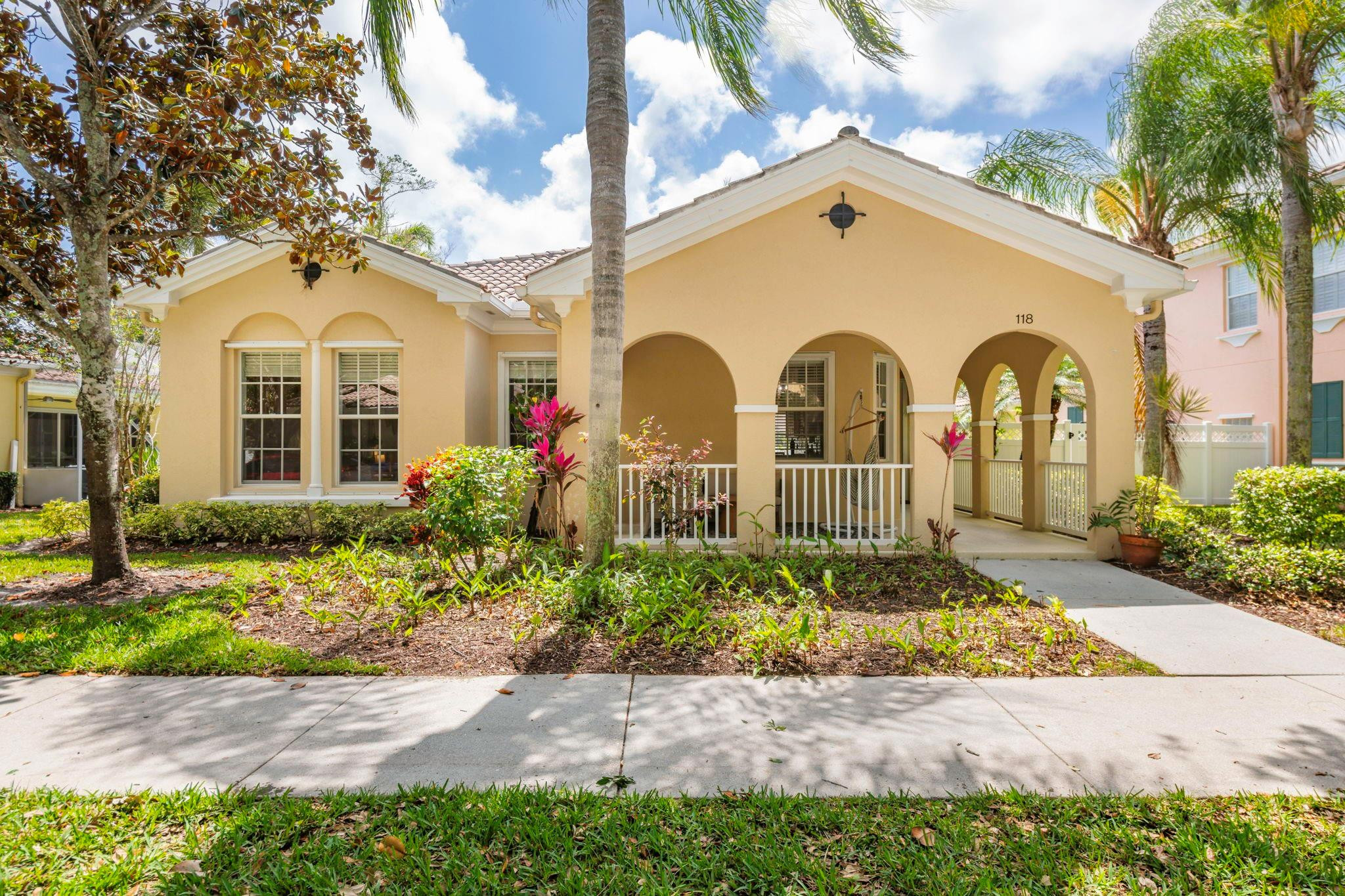 118 Florence Dr
