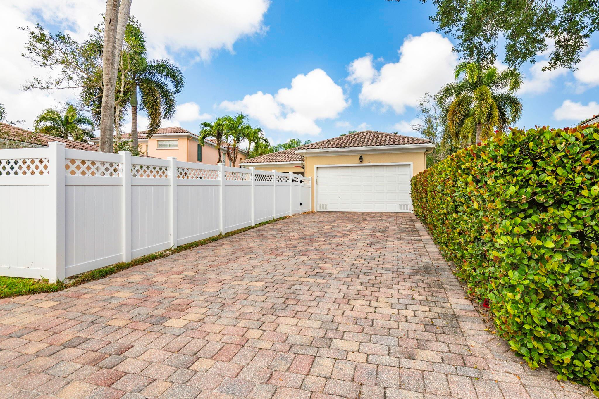118 Florence Dr
