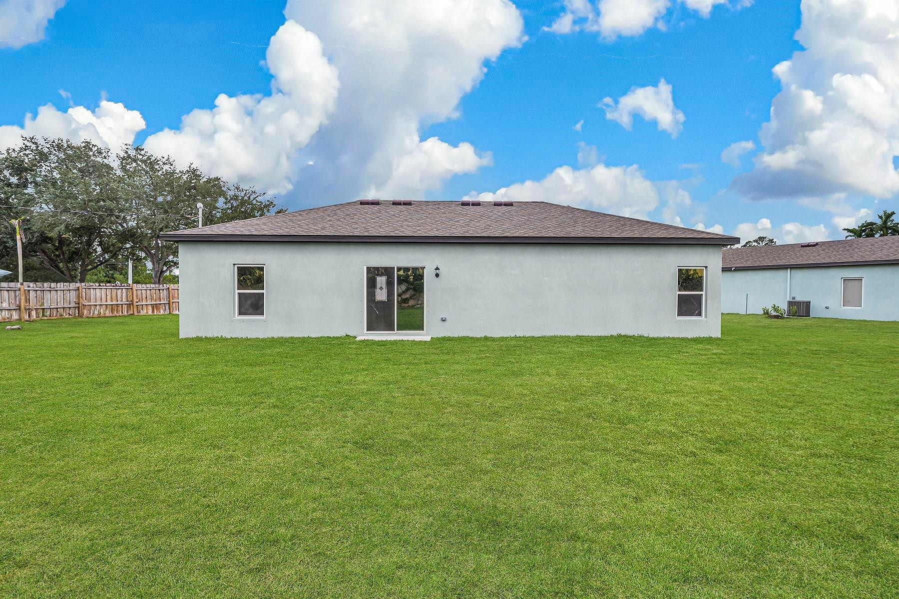 534 SW Backert Ave
