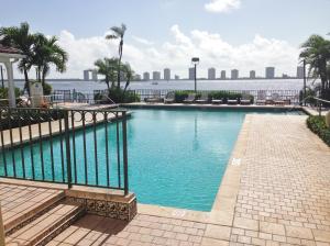 1155 Lake Shore Drive 206