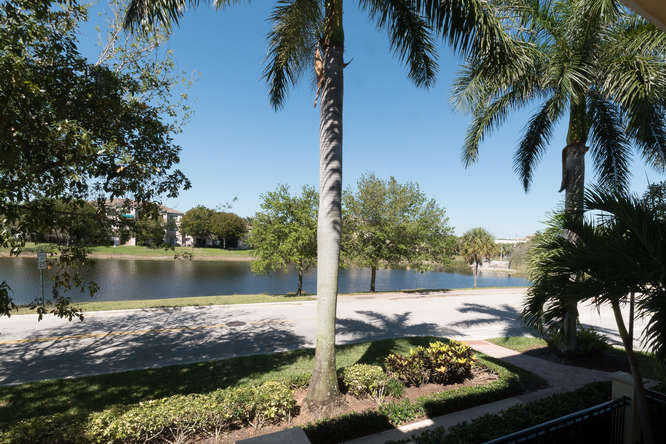 11860 Valencia Gardens