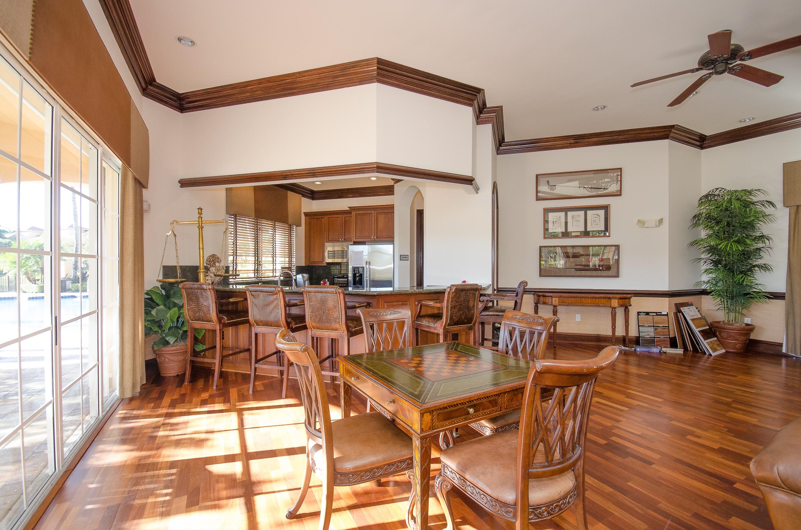 11860 Valencia Gardens