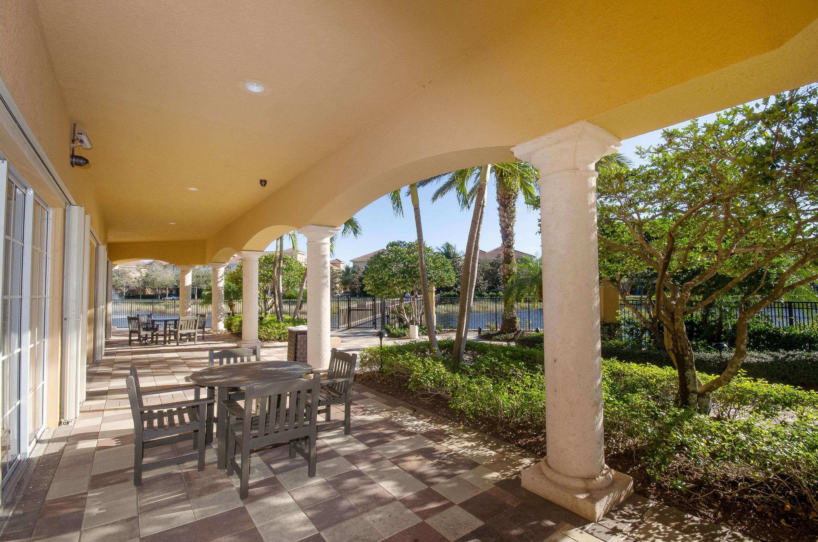 11860 Valencia Gardens