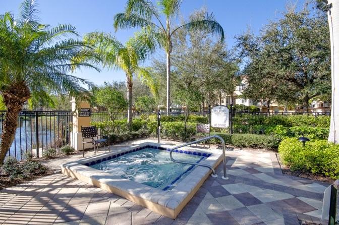 11860 Valencia Gardens