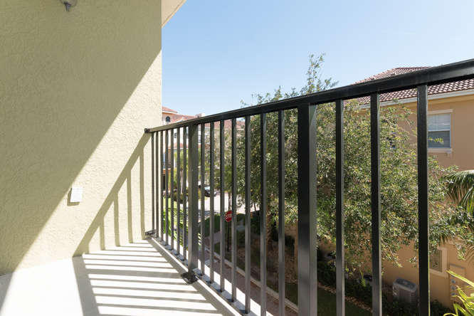 11860 Valencia Gardens