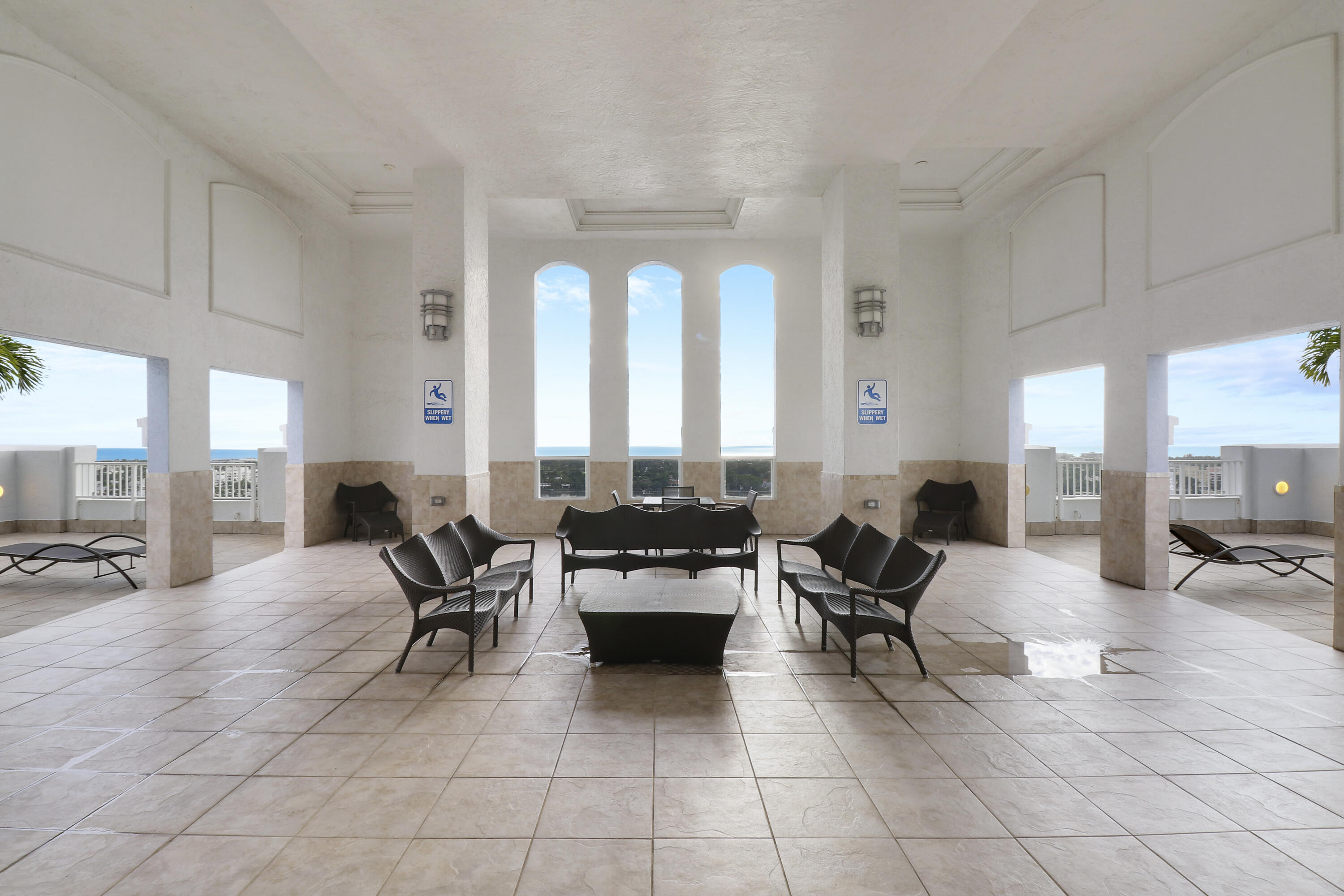 255 Evernia Street 1022