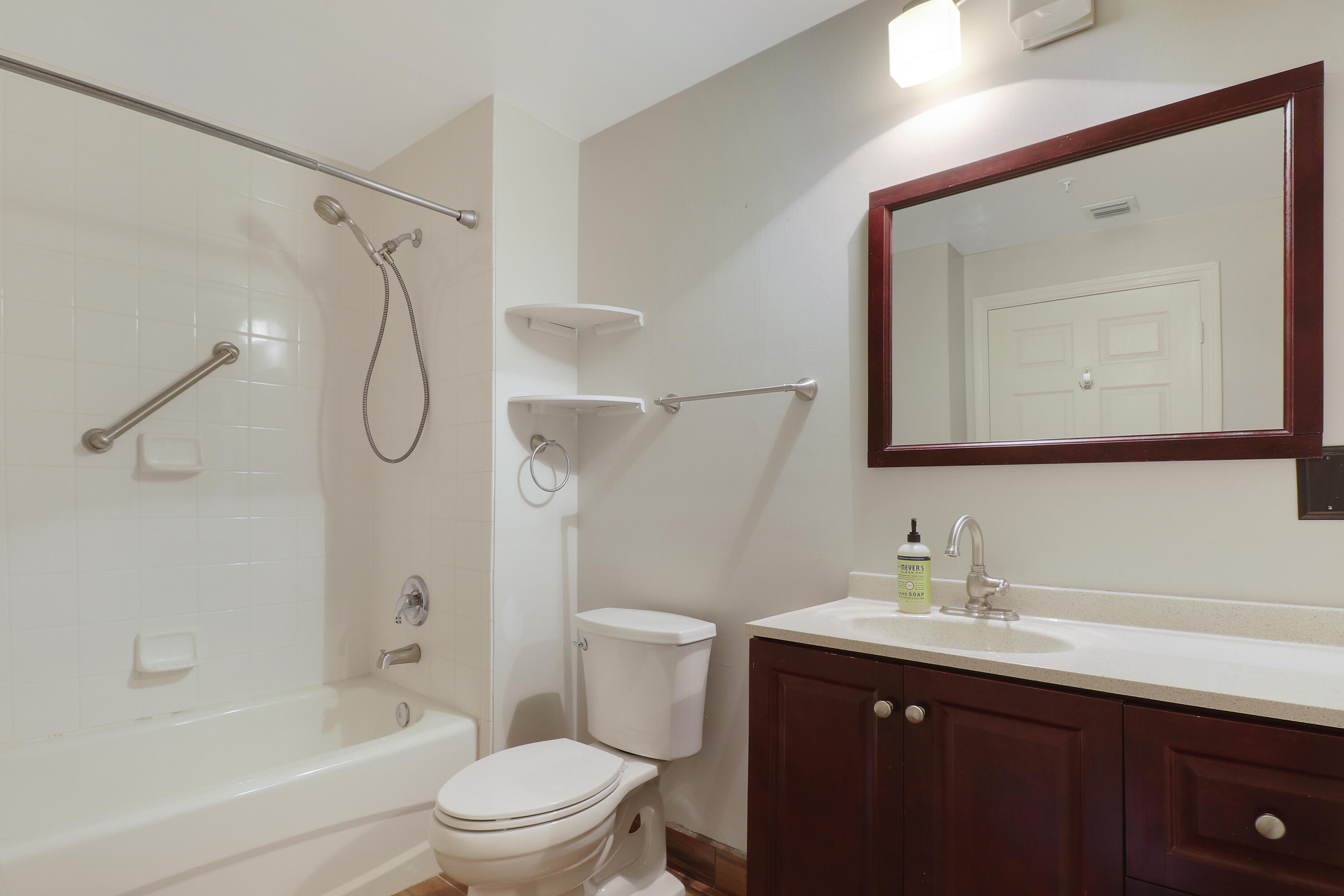 255 Evernia Street 1022